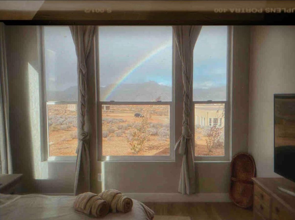 Page Arizona Border Town- Grand Serenity Room With Mesa Views Big Water Exterior foto