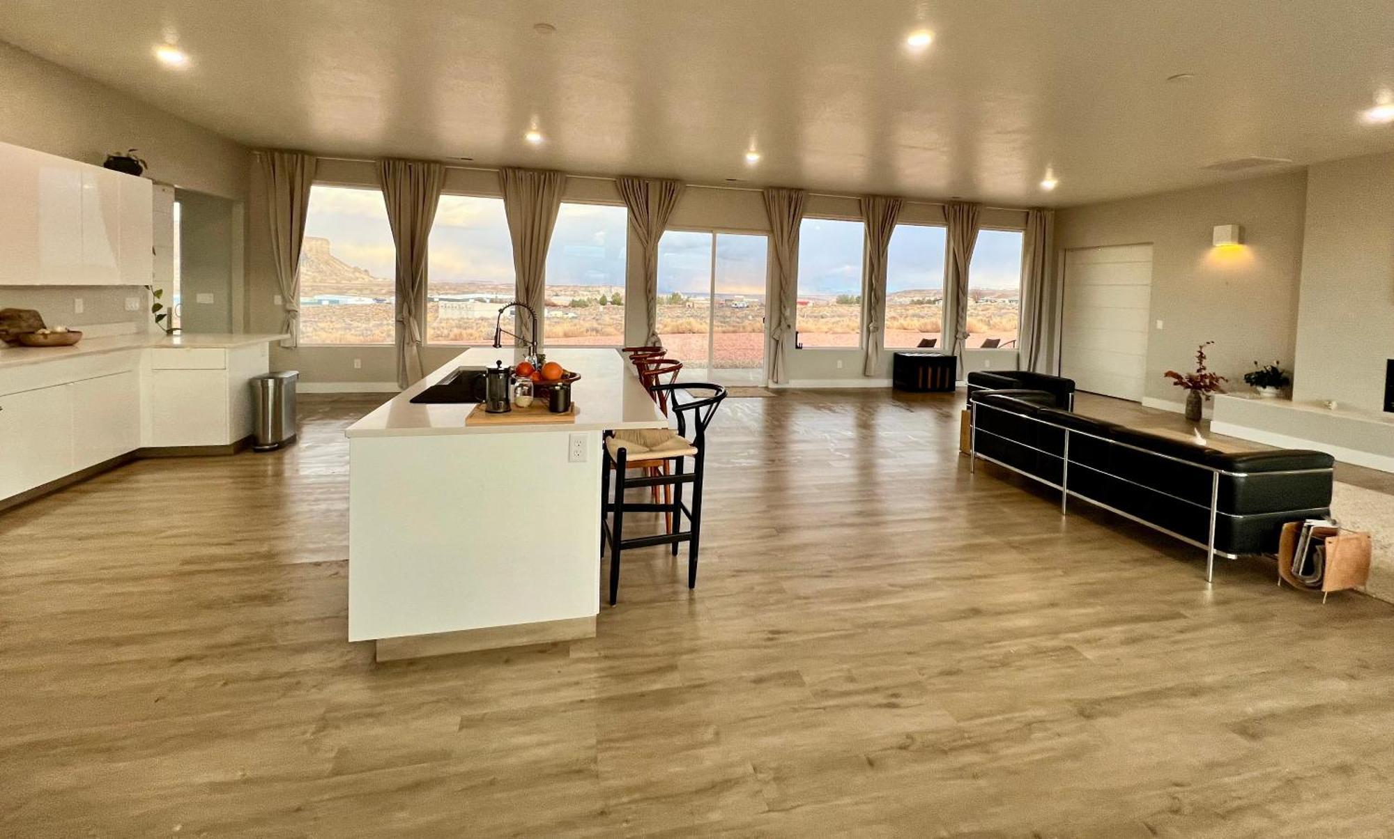 Page Arizona Border Town- Grand Serenity Room With Mesa Views Big Water Exterior foto